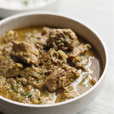 The Hairy Bikers' Traditional Lamb Saag | Dinner Recipes | Woman & Home