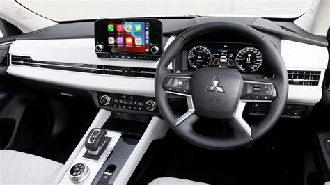 2022 Mitsubishi Outlander price and specs - Drive