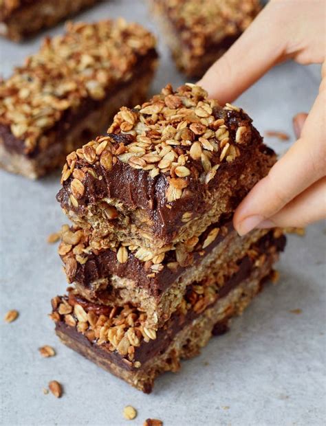 Chocolate Granola Bars | Healthy Breakfast Recipe - Elavegan