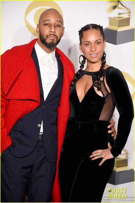 Photo: alicia keys poses with husband swizz beatz in grammys press room ...