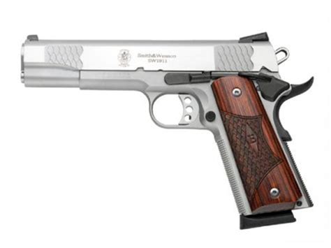 Smith & Wesson SW1911 E-Series™ • Shooters World Firearm Experience