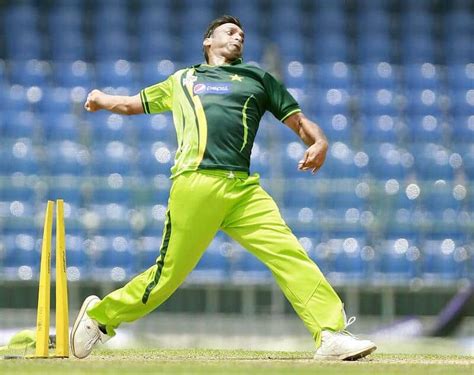 Top 10 Best Fastest Bowlers in the World (Ever)