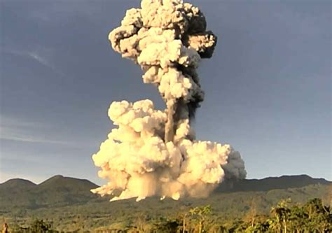 Biggest eruption in years at Rincón de la Vieja Volcano