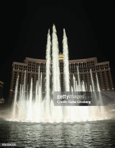 597 Fountains Of Bellagio Stock Photos, High-Res Pictures, and Images - Getty Images