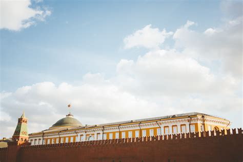 Kremlin Wall in Moscow - Entouriste