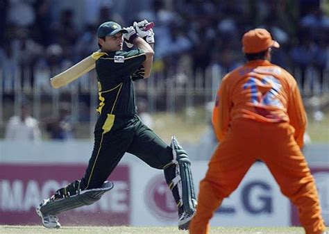 Shahid Afridi slams one of six sixes against Holland | ESPNcricinfo.com