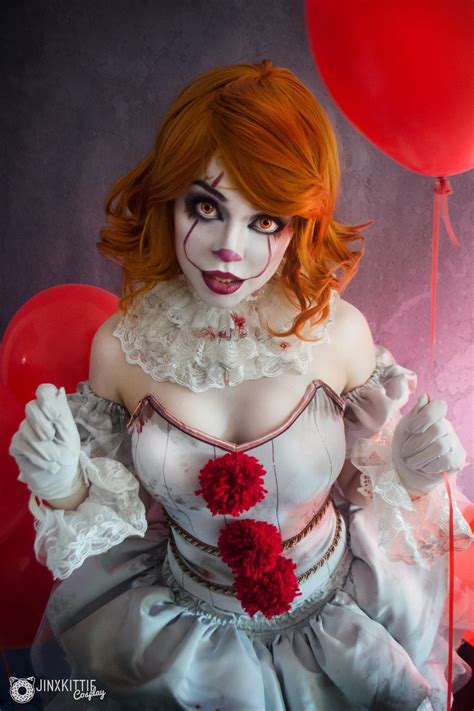 Pennywise (IT) #Cosplay by JinxKittie Cosplay | Pennywise halloween costume, Cosplay costumes ...