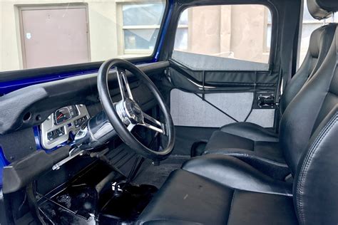 1970 TOYOTA LAND CRUISER FJ40 CUSTOM 4X4 - Interior - 207018