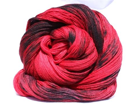 Hand dyed yarn red / black yarn Merino / cashmere / nylon