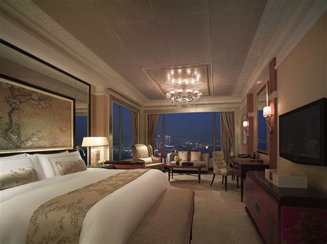 Presidential Suite Bedroom - Island Shangri-La, Hong Kong Comfy Bedroom, Bedroom Retreat ...