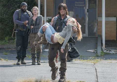 Image - AMC 508 Daryl Carrying Dead Beth.png | Walking Dead Wiki ...