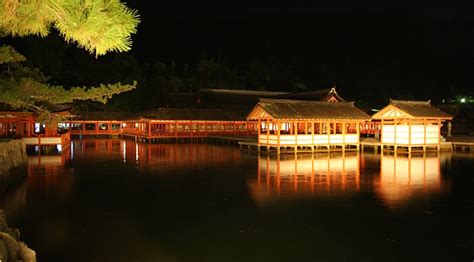 Itsukushima Shrine Historical Facts and Pictures | The History Hub