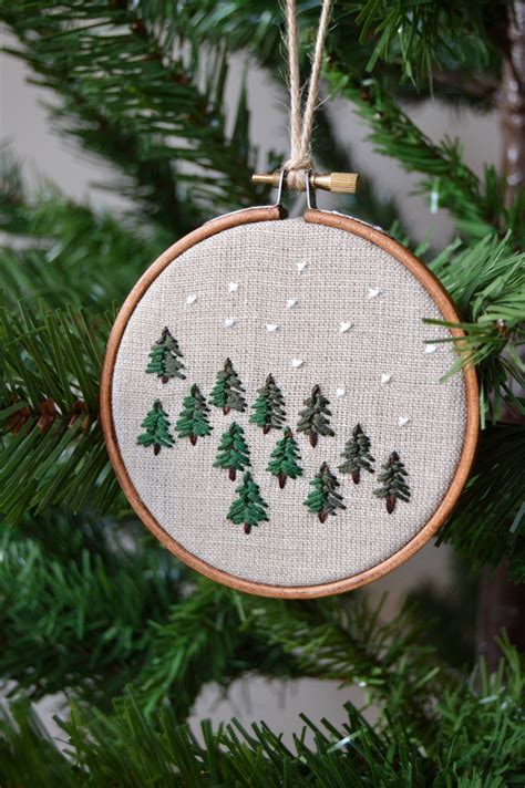 CHRISTMAS EMBROIDERY HOOPS – Midgins' | Embroidery hoop art, Christmas ...