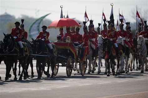 Pakistan celebrates National Day with military parade - News - Region ...