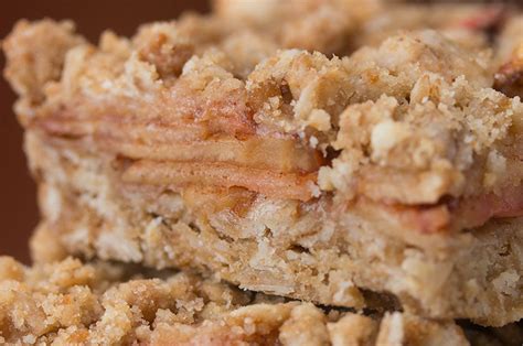 Apple Cinnamon Oatmeal Bars