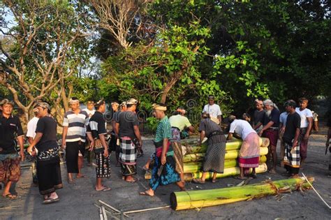 Prepare a Procession of Ngaben Editorial Stock Image - Image of pitra, indonesia: 127663559