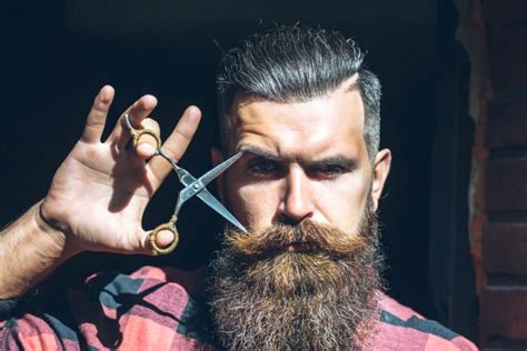 How to Trim a Beard with Scissors: Medium and Long Beards