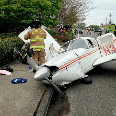 Spectacular video: Small plane crashes in Mukilteo | HeraldNet.com