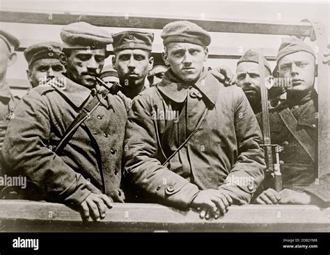 U.S. soldiers & German prisoners Stock Photo - Alamy