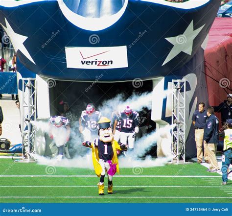 Patriots Enter Gillette Stadium Editorial Stock Image - Image of gillette, foxboro: 34735464