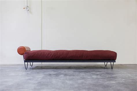 Kitanda Daybed #daybed #futon #tatami #hairpinlegs #loft | Futon living room, Futon decor ...