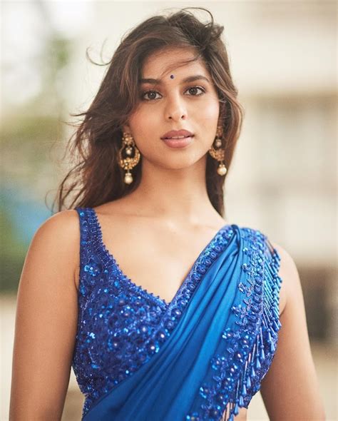 Suhana Khan looks breathtaking in this blue saree - see latest photos ...