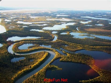 Winter Road - Travel To Tuktoyaktuk - XciteFun.net