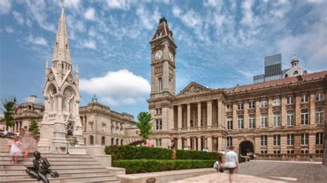 School visits to Birmingham Museum and Art Gallery | Birmingham Museums