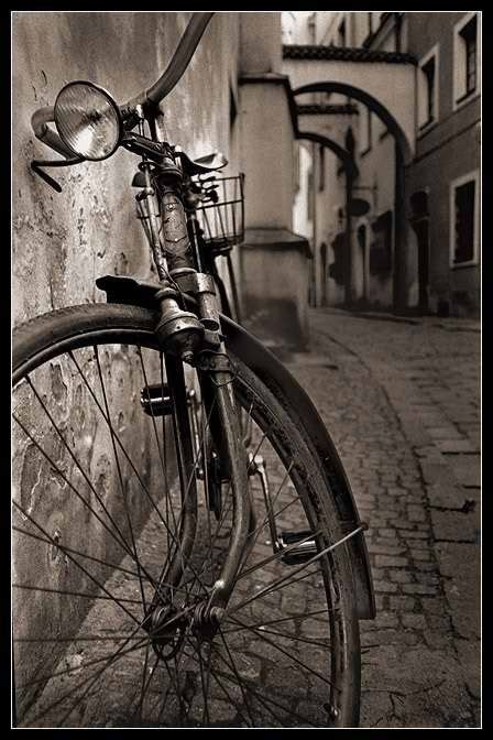 Bicycle photography #blackandwhitephotography #retroblackandwhitephotos | Bicycle photography ...