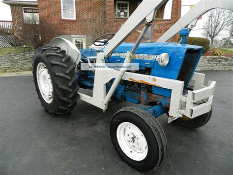 Ford 4000 Tractor & Loader - Gas