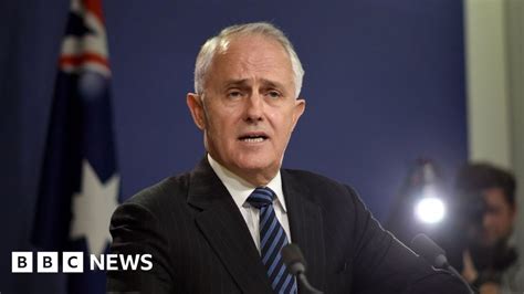 Australian PM promises 'heads will roll' over census - BBC News