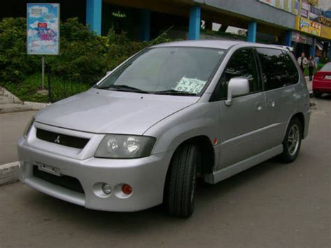 2002 Mitsubishi RVR specs