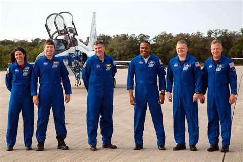 Space Shuttle Discovery's Astronaut Crew Arrives at Florida Launch Site ...