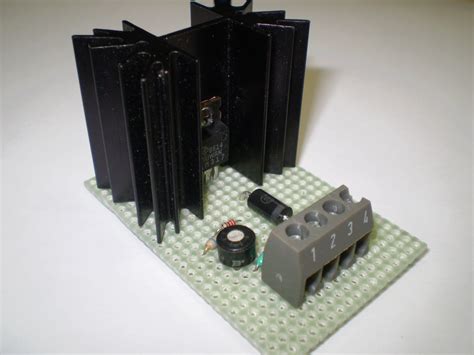 Solar Battery Charger Circuit - ElectroSchematics.com