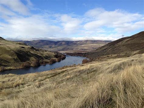 Deschutes River Railbed Trail Photos | TrailLink