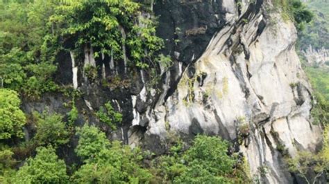 Legenda Batu Gantung dan Asal Muasal Nama Parapat - Tribun Medan