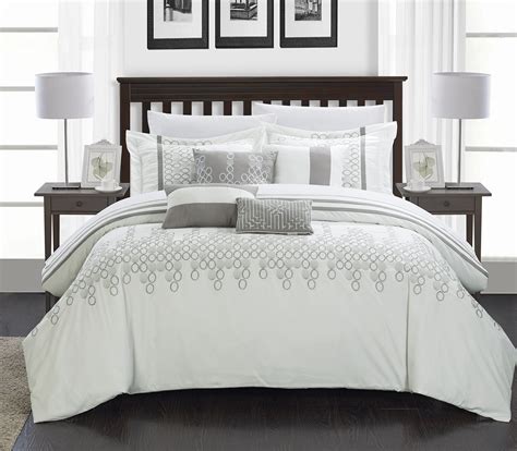 Chic Home 8-Piece Lauren Contemporary Comforter Set, King, White | Ložnice