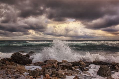 Landscape photography of ocean waves under grey and white clouds HD wallpaper | Wallpaper Flare