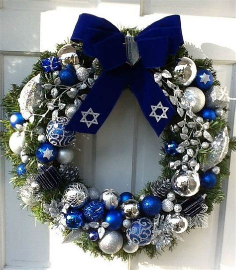 70 Classic and Elegant Hanukkah Decor Ideas - family holiday.net/guide ...