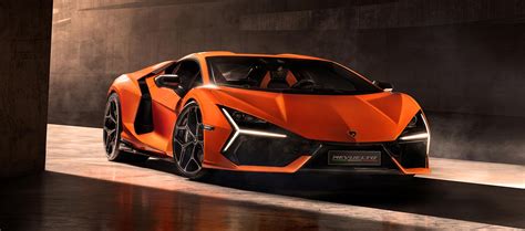 Lamborghini Revuelto: the first super sports V12 hybrid HPEV