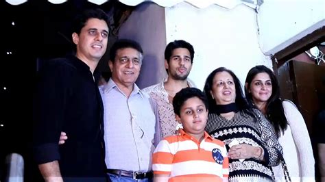 Siddharth Malhotra Family Photos, Father, Mother, Wife, Brother, Age ...