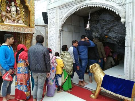 Vaishno Devi Old Cave/Gufa Open 2023 - Date, Time & other Info | KahaJaun