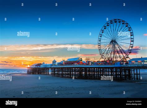 Blackpool Central Pier and Ferris Wheel at Sunset Stock Photo - Alamy