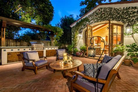 18 Charming Mediterranean Patio Designs To Make Your Backyard Sparkle