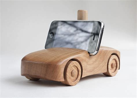 Leanii | Diy phone holder, Phone stand for car, Phone stand design