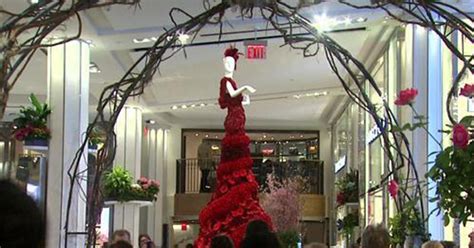 A Sign Of The Season: Annual Macy's Flower Show Under Way - CBS New York