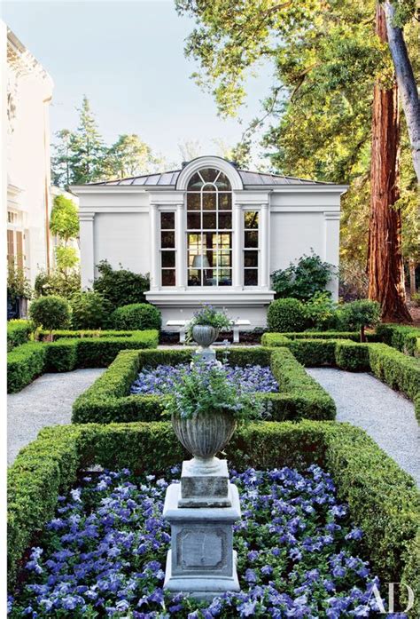 20 Marvelous Boxwood Gardens That Will Fascinate You - Top Dreamer