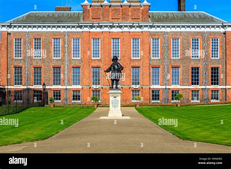 Kensington Palace in Hyde Park, London Stock Photo - Alamy