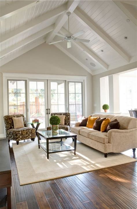 17 Charming Living Room Designs With Vaulted Ceiling