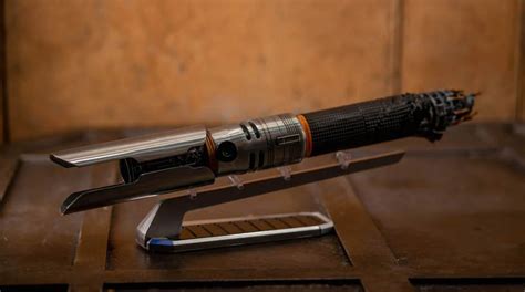 Cal Kestis's Lightsaber | Star Wars Jedi: Survivor Collector's Edition ...